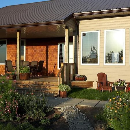 Anna'S Prairie Comfort B & B Moose Jaw Exterior photo