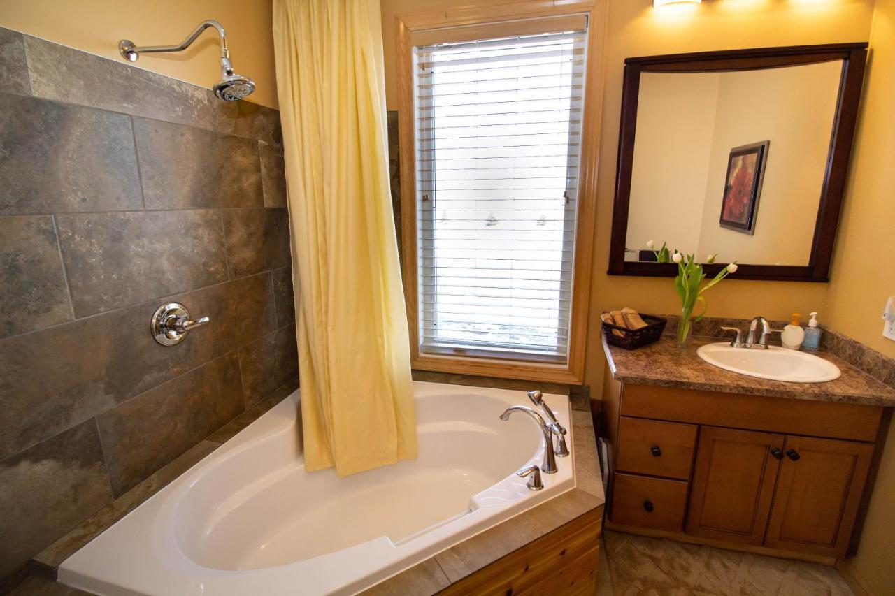 Anna'S Prairie Comfort B & B Moose Jaw Exterior photo