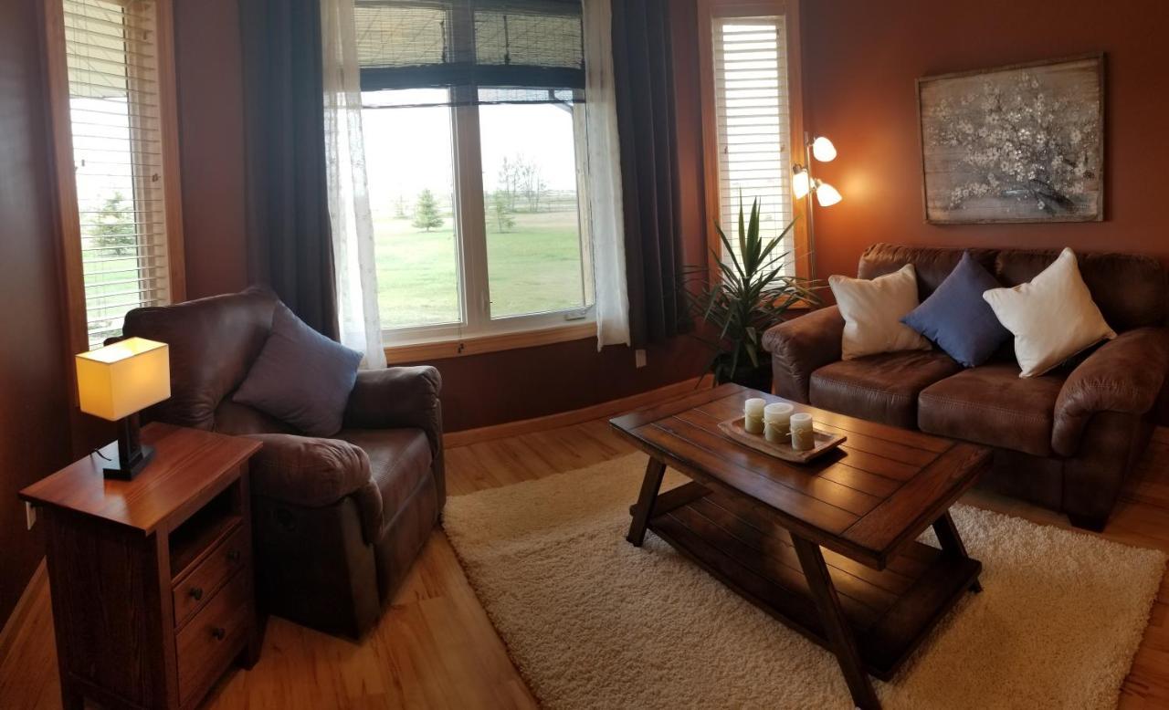 Anna'S Prairie Comfort B & B Moose Jaw Exterior photo